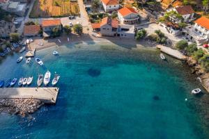 Fotografia z galérie ubytovania Apartments by the sea Cove Vela Stiniva, Hvar - 13935 v destinácii Zastražišće