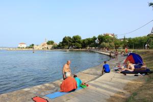 Fotografie z fotogalerie ubytování Apartments by the sea Kraj, Pasman - 14198 v destinaci Tkon