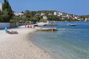 Fotografie z fotogalerie ubytování Apartments by the sea Okrug Gornji, Ciovo - 15851 v Trogiru