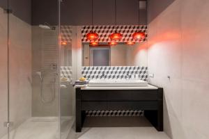 Kúpeľňa v ubytovaní Cadena Gallery Apartments Witkacy