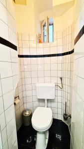 A bathroom at Boutique Apartments Vienna - Premium 6