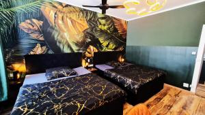 A bed or beds in a room at Boutique Apartments Vienna - Premium 6 Még 13 kép