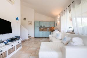 A kitchen or kitchenette at Casa Vacanza Il Bouganville