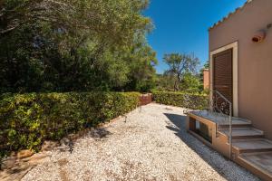 A garden outside Casa Vacanza Il Bouganville