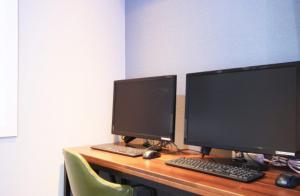 Kuhinja ili čajna kuhinja u objektu Java Hotel