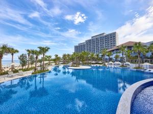 Bazén v ubytování Ryukyu Hotel & Resort Nashiro Beach nebo v jeho okolí
