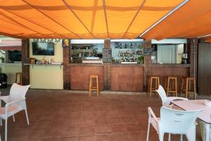 Hol lub bar w obiekcie VER7 - ESTUDIO, Wifi, Fire Stick Amazon, Terraza, Vistas al mar, Piscina