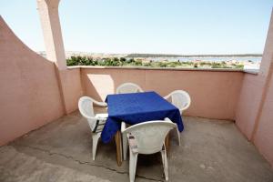 Balkón nebo terasa v ubytování Triple Room Barbat 5070b