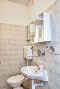 Koupelna v ubytování Twin Room Tisno 5128a