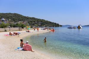 Fotografie z fotogalerie ubytování Apartments by the sea Poljica, Trogir - 10237 v destinaci Marina