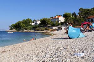 Fotografia z galérie ubytovania Apartments by the sea Slatine, Ciovo - 18311 v Slatine
