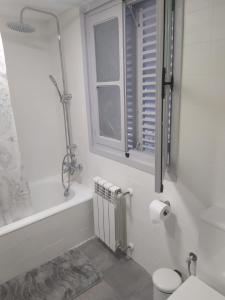 Et badeværelse på Villa Noriega (La Franca)
