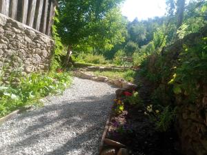 Vonkajšia záhrada v ubytovaní Charming cottage in the heart of the Ribera sacra