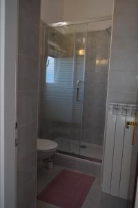Koupelna v ubytování Apartments and rooms by the sea Barbat, Rab - 4973