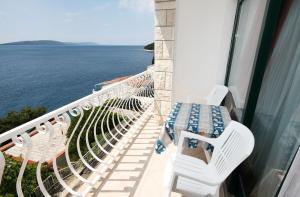 Balkón nebo terasa v ubytování Apartments with a parking space Drvenik Gornja vala, Makarska - 4890