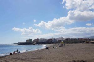Fotografia z galérie ubytovania Primera línea con preciosas vistas al mar v destinácii Melenara