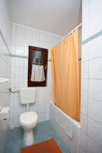 Koupelna v ubytování Apartments and rooms by the sea Palit, Rab - 5044