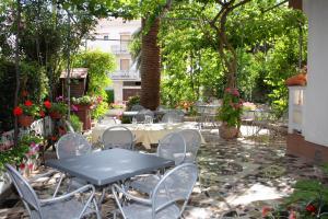Zahrada ubytování Apartments and rooms by the sea Palit, Rab - 5010