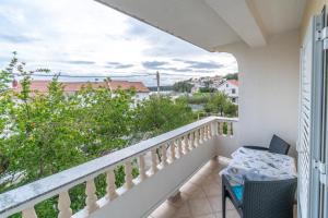 Balkón nebo terasa v ubytování Apartments and rooms by the sea Palit, Rab - 5010