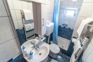 Koupelna v ubytování Apartments and rooms by the sea Palit, Rab - 5010