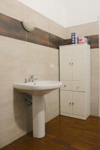 Zdjęcie z galerii obiektu Cozy & large Loft FAMAGOSTA w Mediolanie