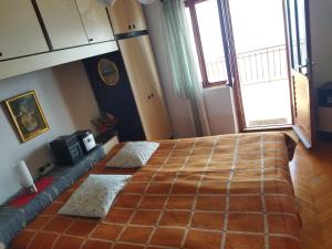 Posteľ alebo postele v izbe v ubytovaní Apartments by the sea Podgora, Makarska - 6801