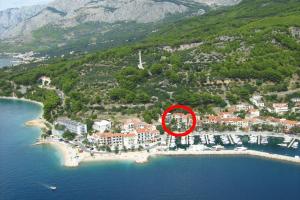 Fotografia z galérie ubytovania Apartments by the sea Podgora, Makarska - 6705 v Podgore