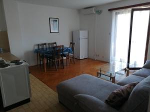 Fotografia z galérie ubytovania Apartments by the sea Podgora, Makarska - 6705 v Podgore