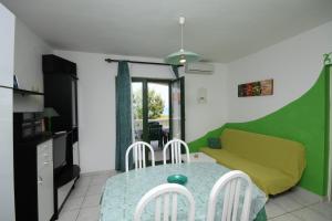Posezení v ubytování Apartments by the sea Povljana, Pag - 6502
