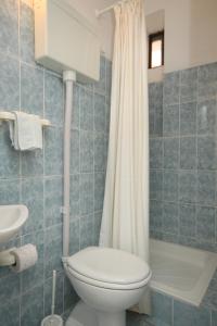 Kúpeľňa v ubytovaní Apartments by the sea Podgora, Makarska - 6782