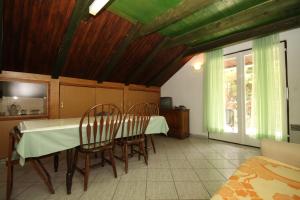 Fotografia z galérie ubytovania Apartments by the sea Starigrad, Paklenica - 6626 v destinácii Starigrad-Paklenica