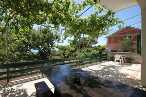 Balkón alebo terasa v ubytovaní Apartments with parking spaces Makarska - 6791