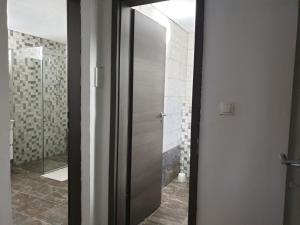 Koupelna v ubytování Apartments by the sea Stara Novalja, Pag - 6470