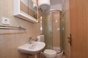 Koupelna v ubytování Apartments by the sea Metajna, Pag - 6522