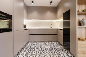 Kuchyňa alebo kuchynka v ubytovaní LUXURY APARTMENT Benalmadena Costa