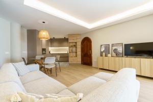 Kuchyňa alebo kuchynka v ubytovaní LUXURY APARTMENT Benalmadena Costa