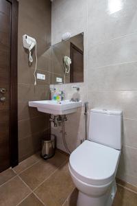 Koupelna v ubytování Hotel GENI Kazbegi