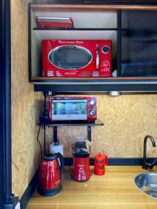 Gallery image of Toca do Pica-Pau - Tiny House em Campos com Lareira e privacidade! in Campos do Jordão