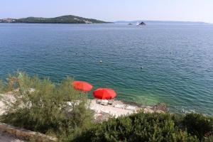 Fotografia z galérie ubytovania Seaside family friendly house with a swimming pool Seget Vranjica, Trogir - 10336 v Seget Vranjici