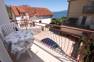 En balkong eller terrass på Apartments by the sea Podaca, Makarska - 6745
