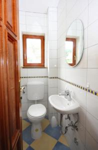 Koupelna v ubytování Seaside holiday house Tisno, Murter - 5094 + 18 fotografií