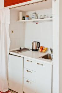 Η κουζίνα ή μικρή κουζίνα στο Apartments by the sea Podgora, Makarska - 6787