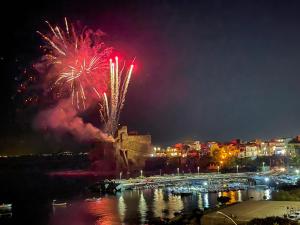 Výhľad na mesto Aci Castello alebo výhľad na mesto priamo z apartmánu