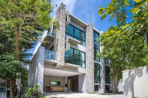 Bygningen som villaen ligger i