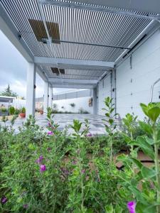 Φωτογραφία από το άλμπουμ του Olivia Chalet فلة أوليفيا σε Al ‘Aqar +34 φωτογραφίες