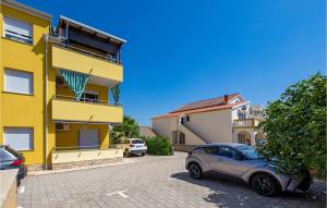 Budova, kde se apartmán nachází + 27 fotografií