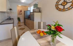 Kuchyň nebo kuchyňský kout v ubytování Holiday Home Rabac 13