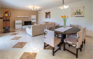 Kuchyň nebo kuchyňský kout v ubytování Holiday Home Rabac 13