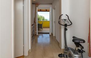 Fitness centrum a/nebo fitness zařízení v ubytování Holiday Home Rabac 13