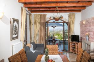 TV a/nebo společenská místnost v ubytování Cretan Exclusive Villas